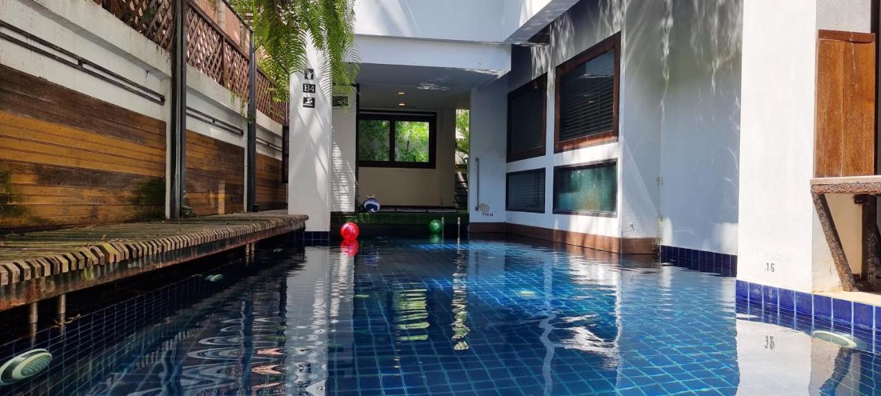 33 Poshtel (Adults Only) Hotel Чиангмай Екстериор снимка
