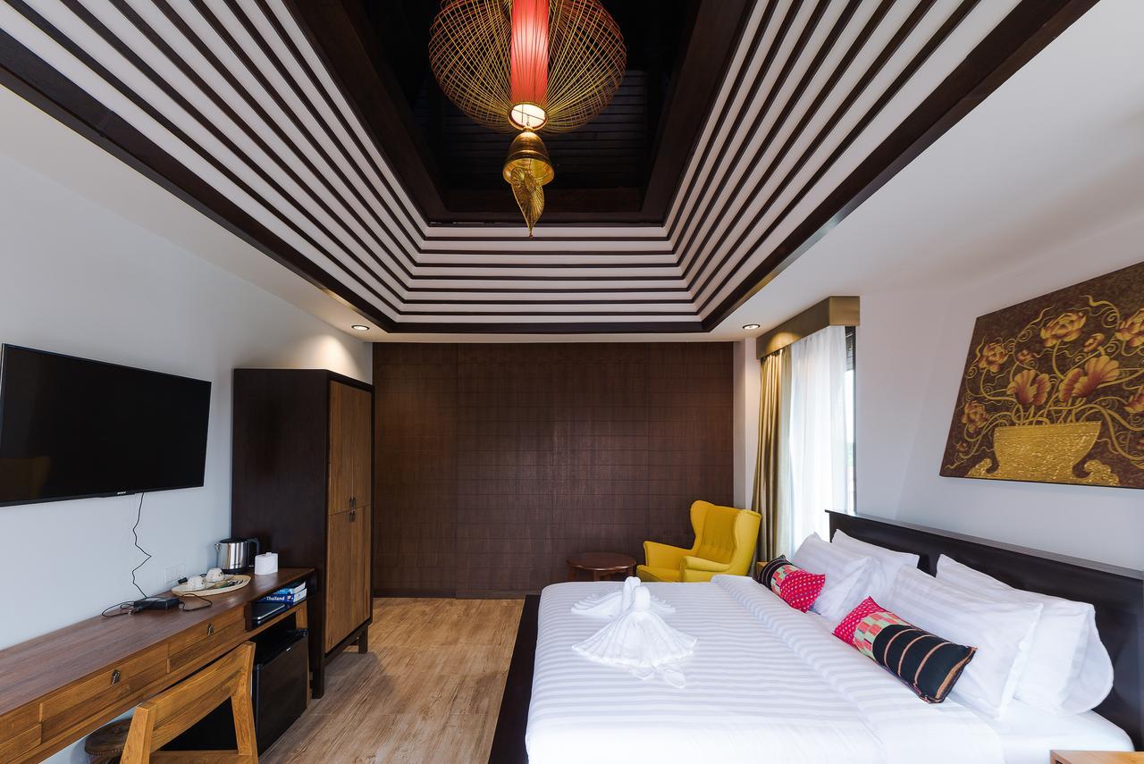 33 Poshtel (Adults Only) Hotel Чиангмай Екстериор снимка