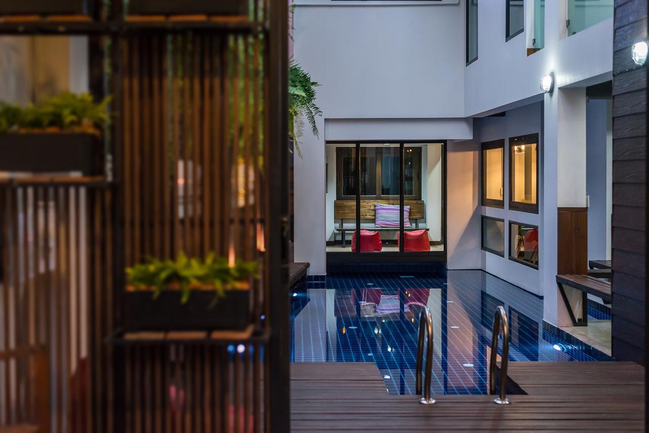 33 Poshtel (Adults Only) Hotel Чиангмай Екстериор снимка