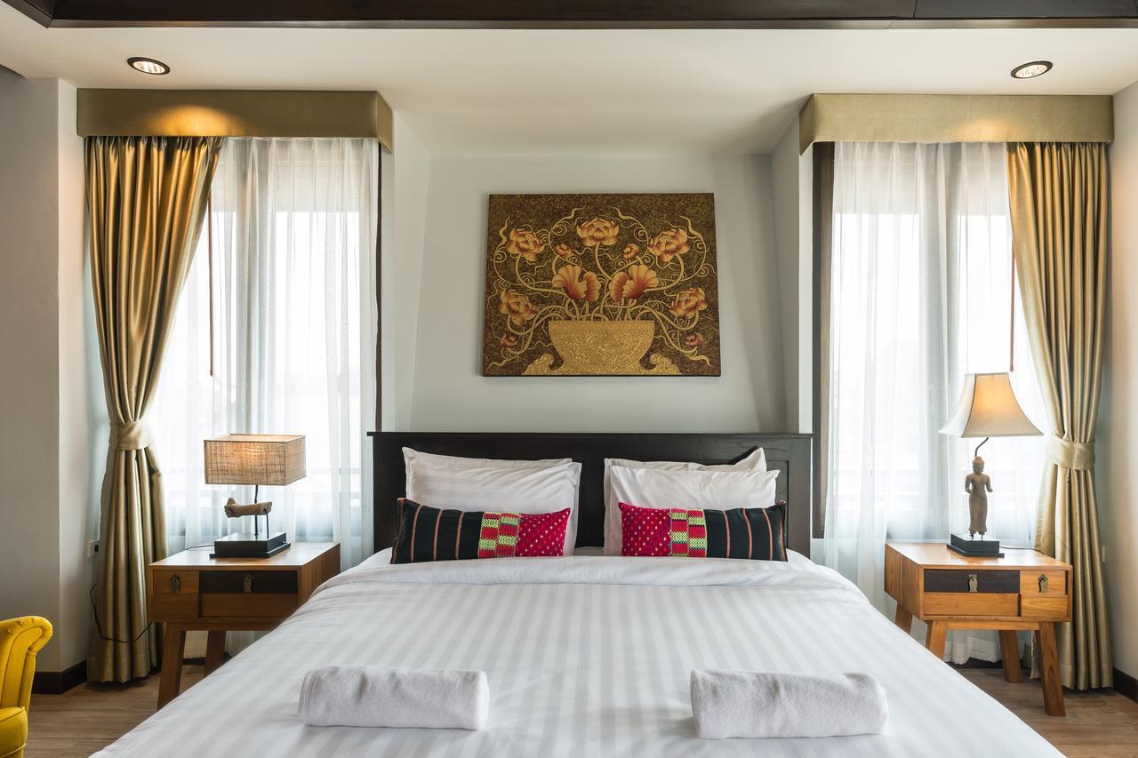 33 Poshtel (Adults Only) Hotel Чиангмай Екстериор снимка