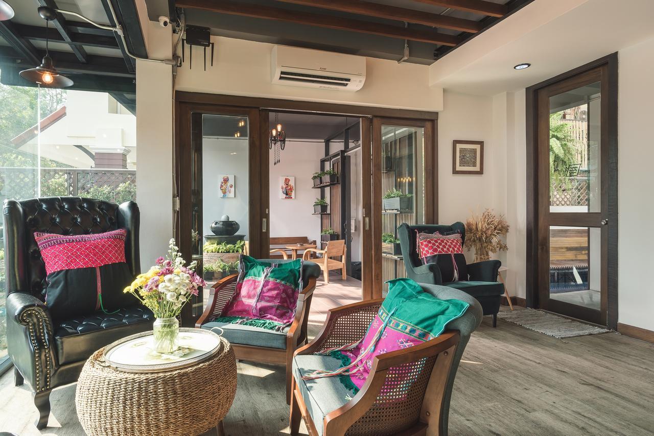 33 Poshtel (Adults Only) Hotel Чиангмай Екстериор снимка