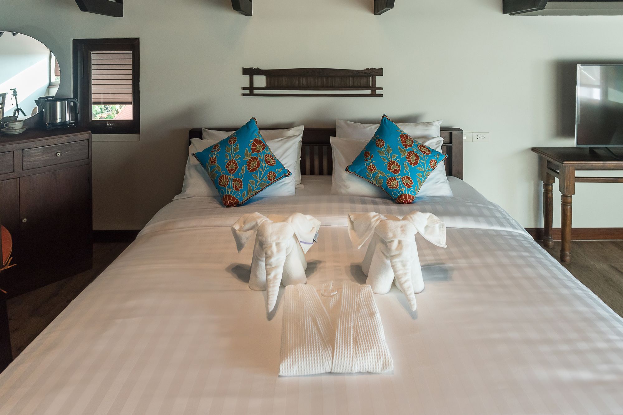 33 Poshtel (Adults Only) Hotel Чиангмай Екстериор снимка