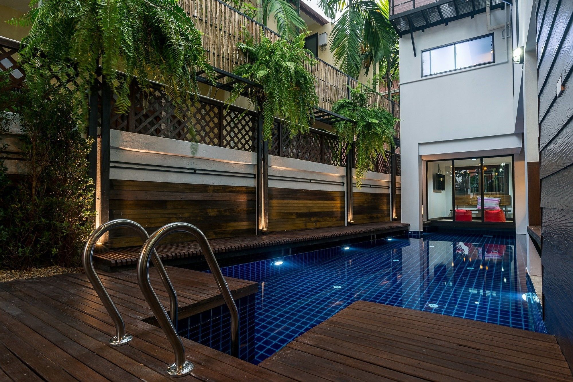 33 Poshtel (Adults Only) Hotel Чиангмай Екстериор снимка