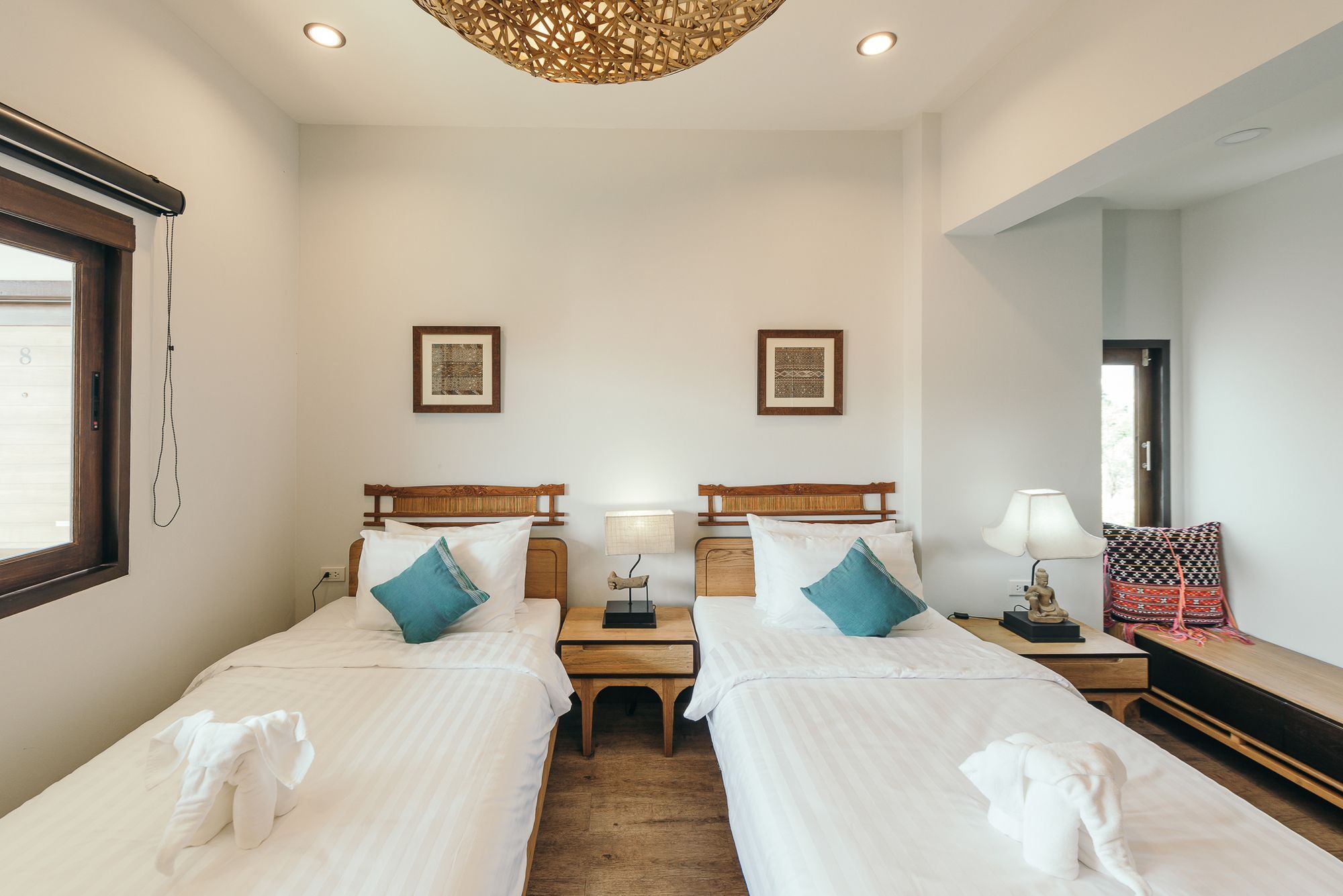 33 Poshtel (Adults Only) Hotel Чиангмай Екстериор снимка