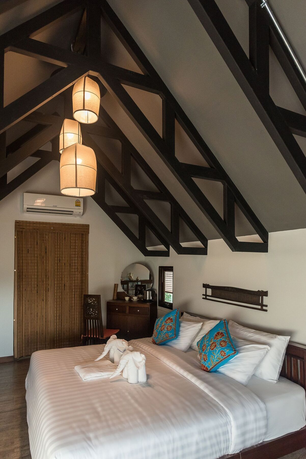 33 Poshtel (Adults Only) Hotel Чиангмай Екстериор снимка